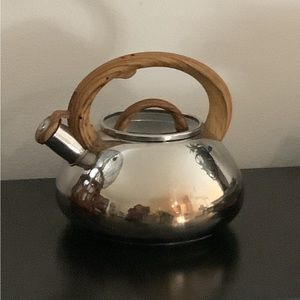 Brandani Italian 2.6 qt. Tea Pot